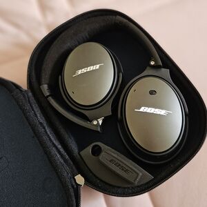 Bose QuietComfort 25 Noise Cancelling Headphones - WIRED ANDROID Battery Powered